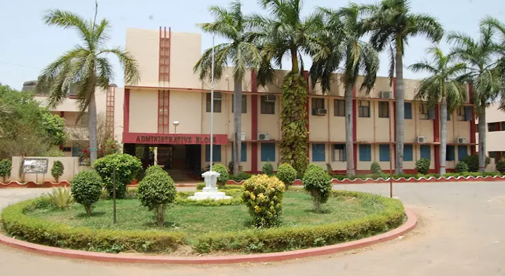 Lal Bahadur Degree College in Nizampura