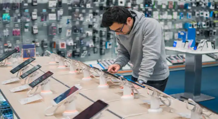 Sharanya Mobiles in Old Beet Bazar