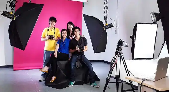 Naresh Digital Photo Studio in Laxmipuram