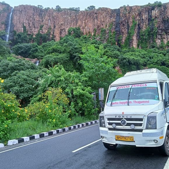 srinivasa cars and tourist bus travels rajamahendravaram in east godavari - Photo No.0