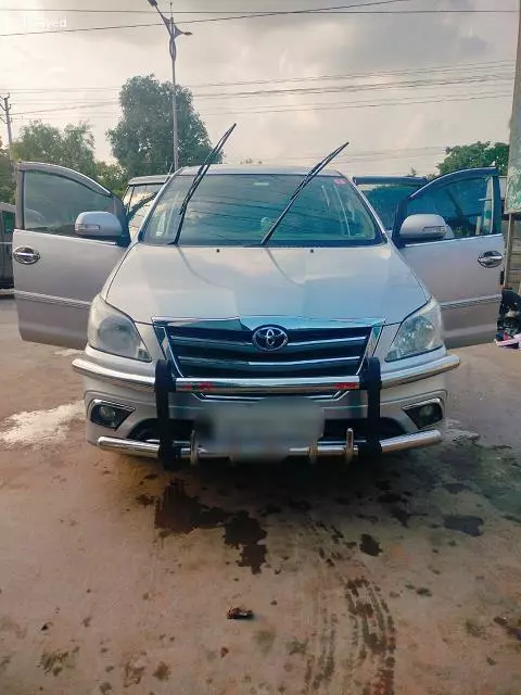 As Innova And Tempo Traveler Nagaralu In Guntur - Photo No. 01