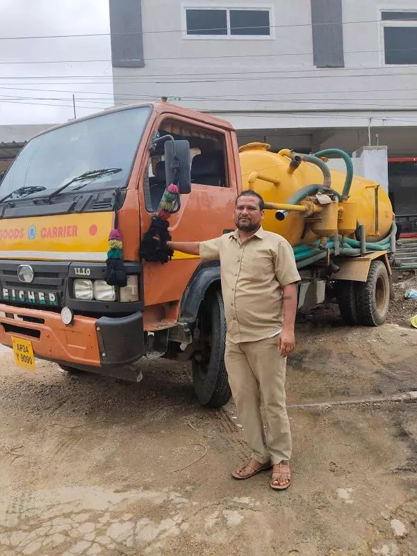 M Kishan Septic Tank Cleaners Bus Stand Road In Hyderabad - Photo No. 01