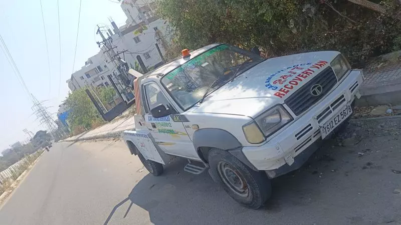 Limra Car Towing Services Hafeezpet In Hyderabad - Photo No. 01