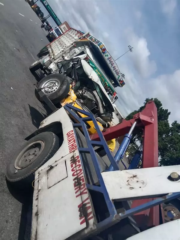 sahasra towing services in uppal - Photo No.9