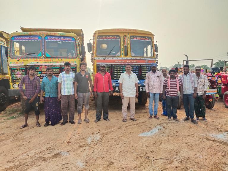 Lakshmi Venkateswara Building Materials Bus Stop In Kadapa - Photo No. 31