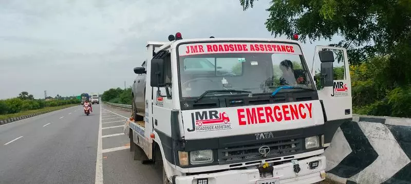 Jmr Recovery Towing Service Bypass Road In Nalgonda - Photo No. 11