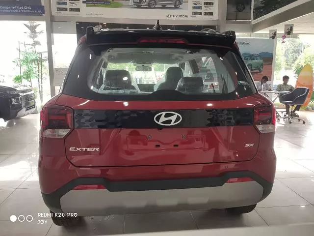 Mm Car Travels Main Road In Ongole - Photo No. 01