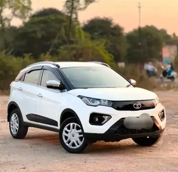 ganesh car travels main road in ongole - Photo No.0