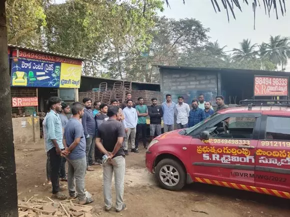 Sr Driving School Saibaba Temple Road In Palakollu - Photo No. 91