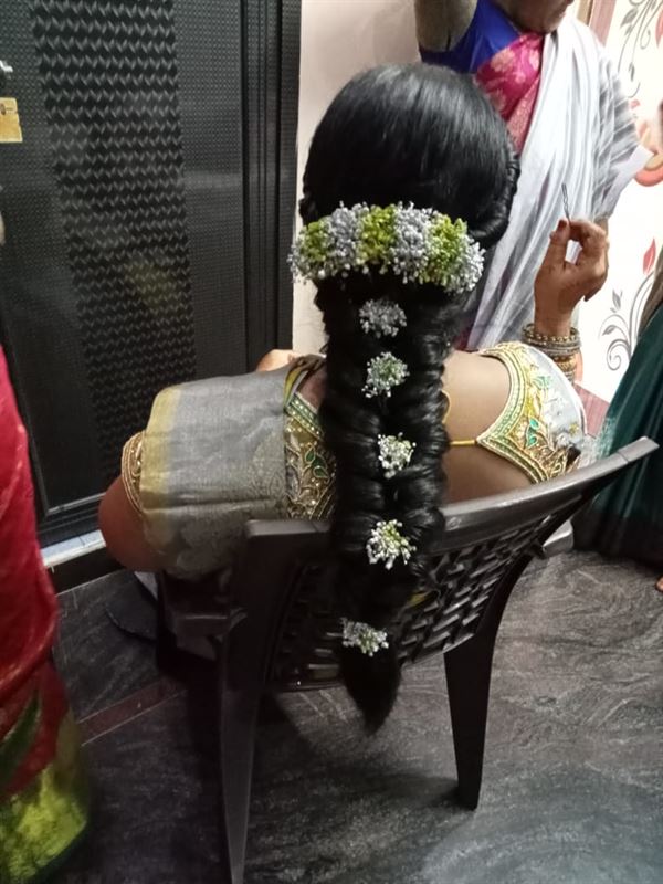 Rr Hair Stylist And Beautician Ymr Colony In Proddatur - Photo No. 01