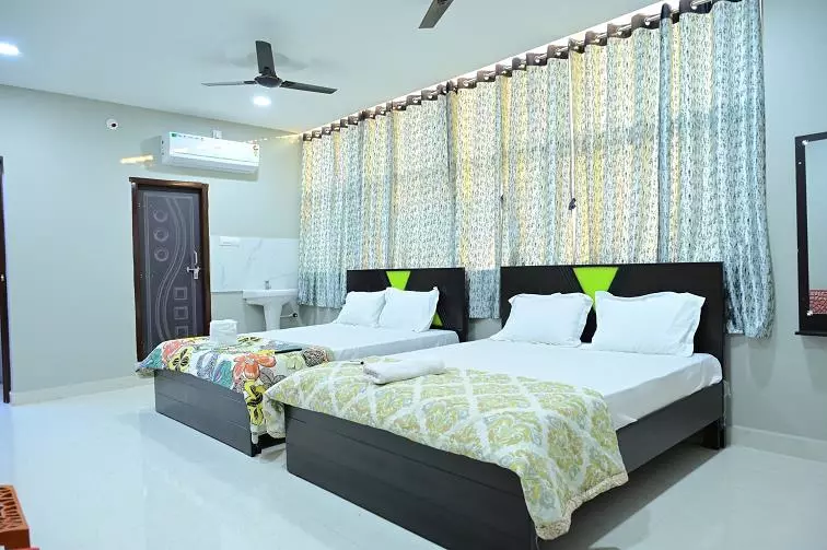 sri venkata sai deluxe lodge husnabad road in siddipet - Photo No.4