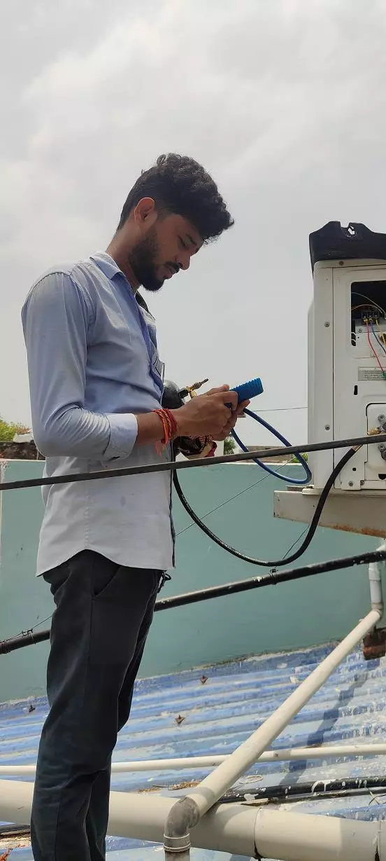 mr venky air condition servicing and repair tekkali in srikakulam - Photo No.9