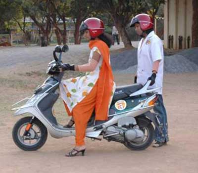 Universal Car And Scooty Driving School Jangareddygudem In Eluru - Photo No. 41