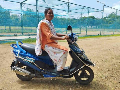 Universal Car And Scooty Driving School Jangareddygudem In Eluru - Photo No. 61