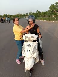 Universal Car And Scooty Driving School Jangareddygudem In Eluru - Photo No. 51