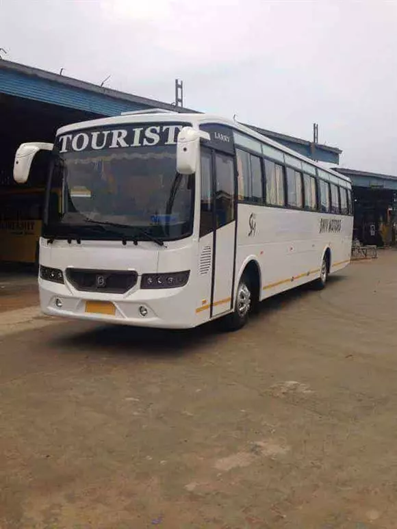 Four Wheel Car Travels Kanuru In Vijayawada - Photo No. 11