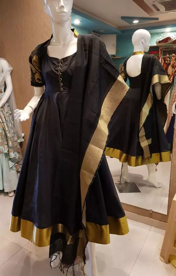 Rekhas Designs Near Vip Road In Visakhapatnam - Photo No. 01