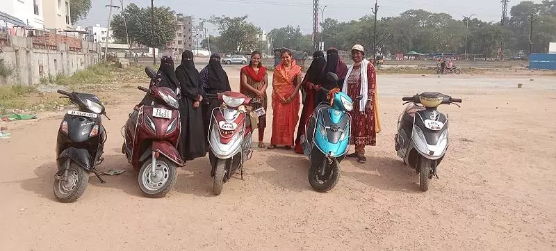 Sri Sharada Scooty Driving School Mills Colony In Warangal - Photo No. 11