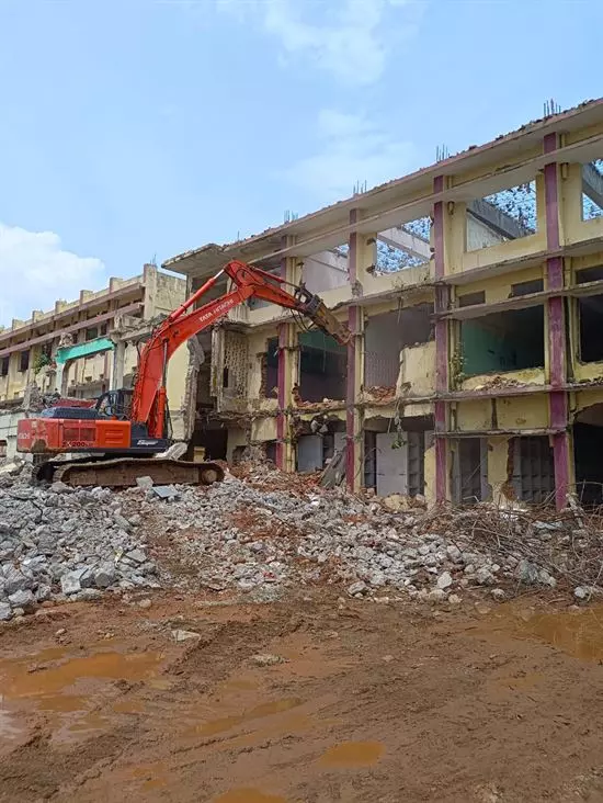 Sri Mallikarjuna Earthmovers And Dismentlers Hanamkonda In Warangal - Photo No. 01